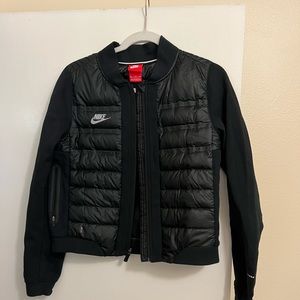 Nike light puffer jacket